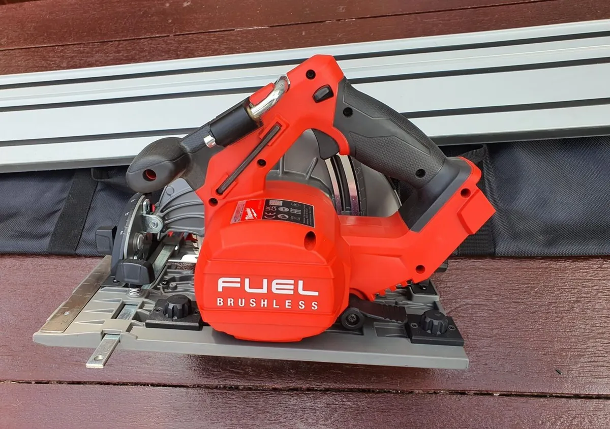 190mm Milwaukee M18 Circular Saw + Guide Rail - Image 3