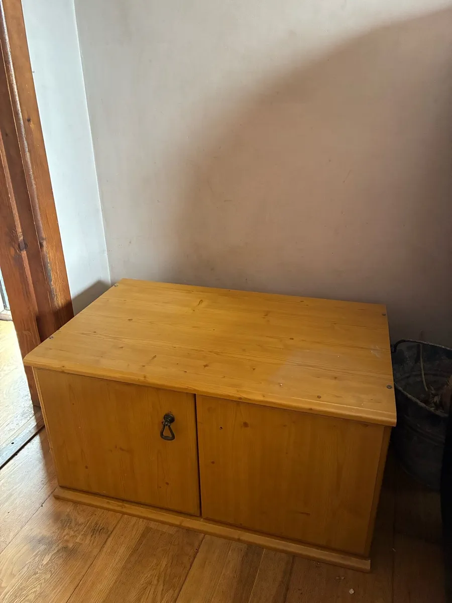 Small cabinet dresser - Image 2