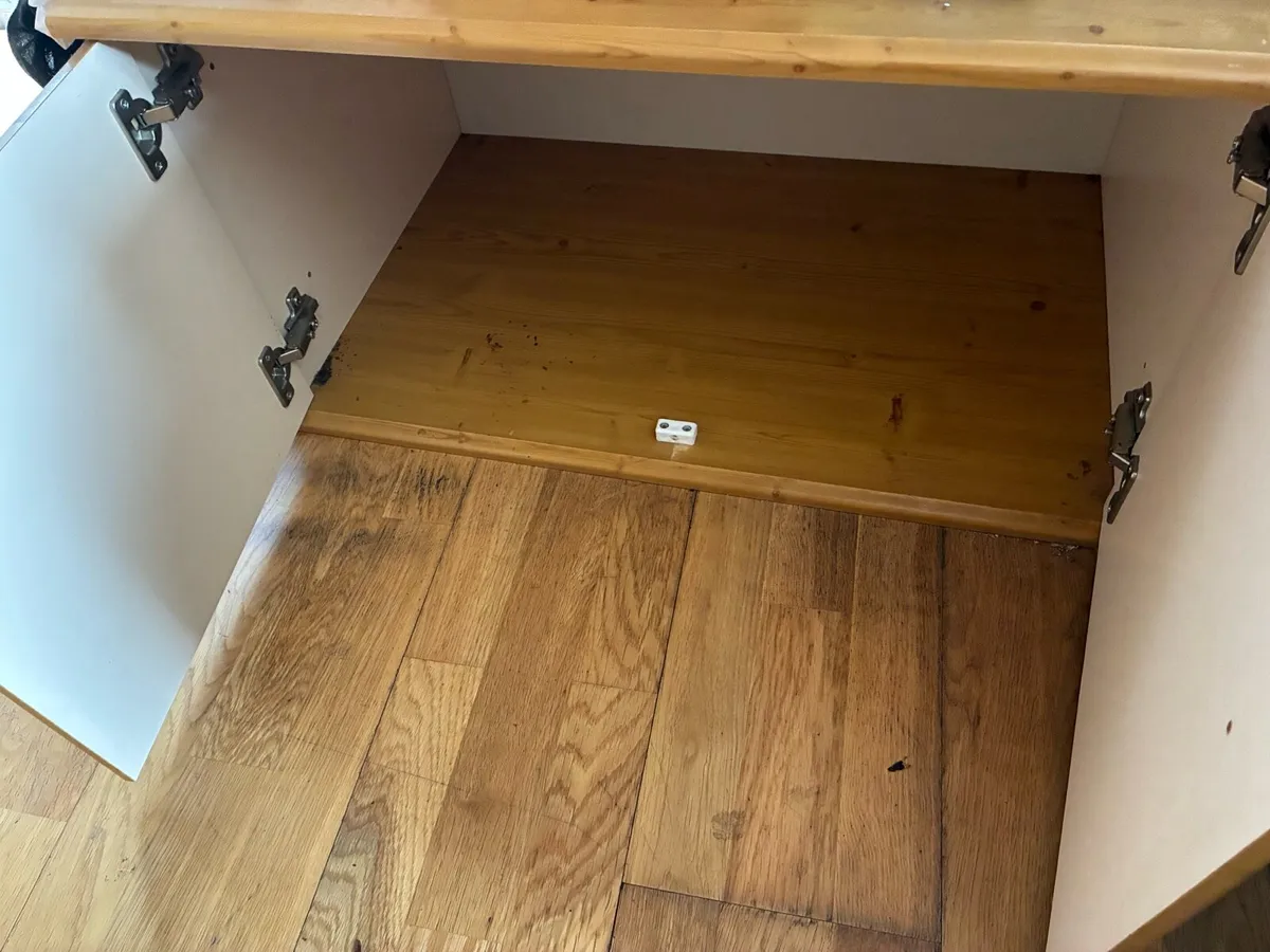 Small cabinet dresser - Image 3