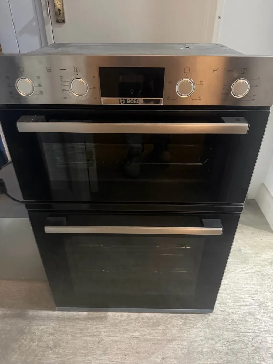 Bosch double oven - Image 1