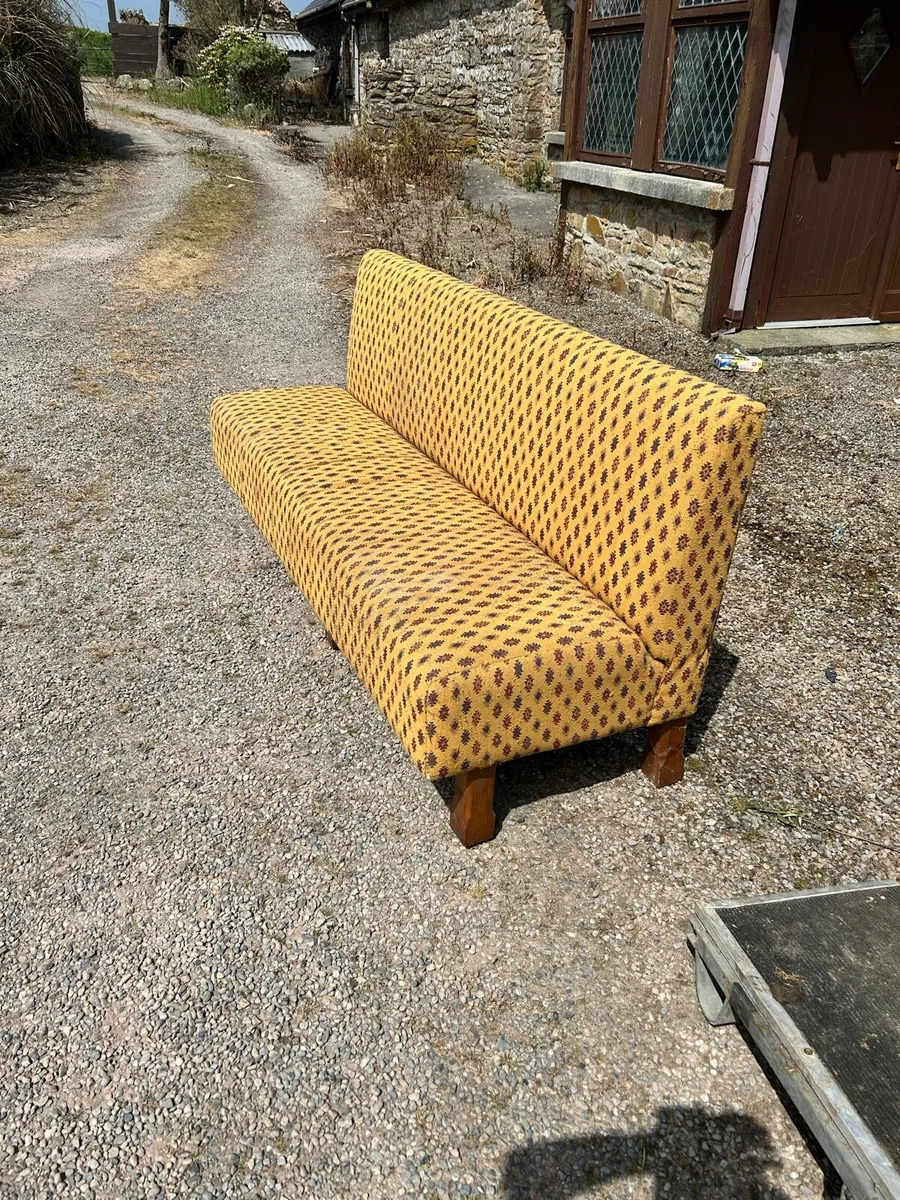 bar/restaurant type couch