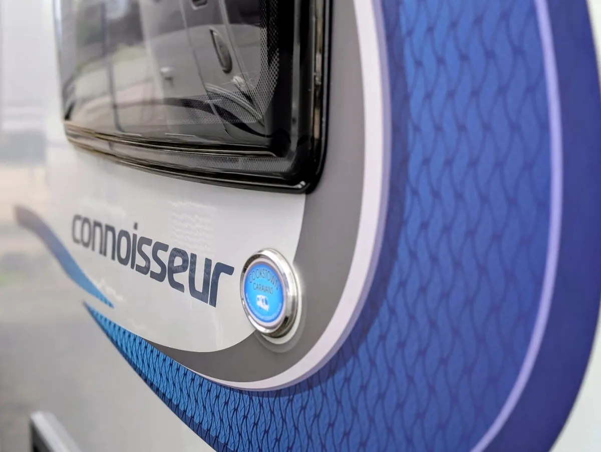 2022 COMPASS CONNOISSEUR 840 - Image 3