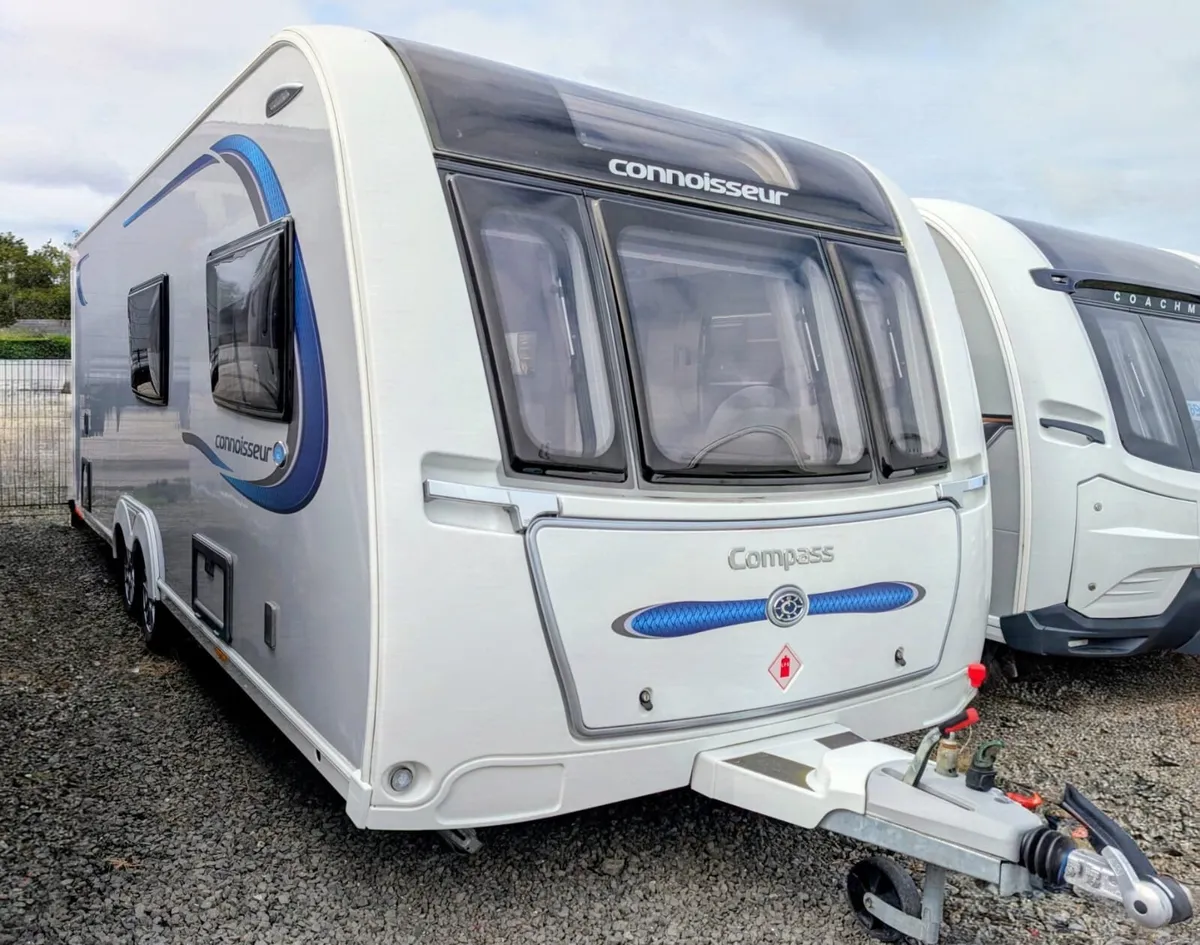2022 COMPASS CONNOISSEUR 840 - Image 2
