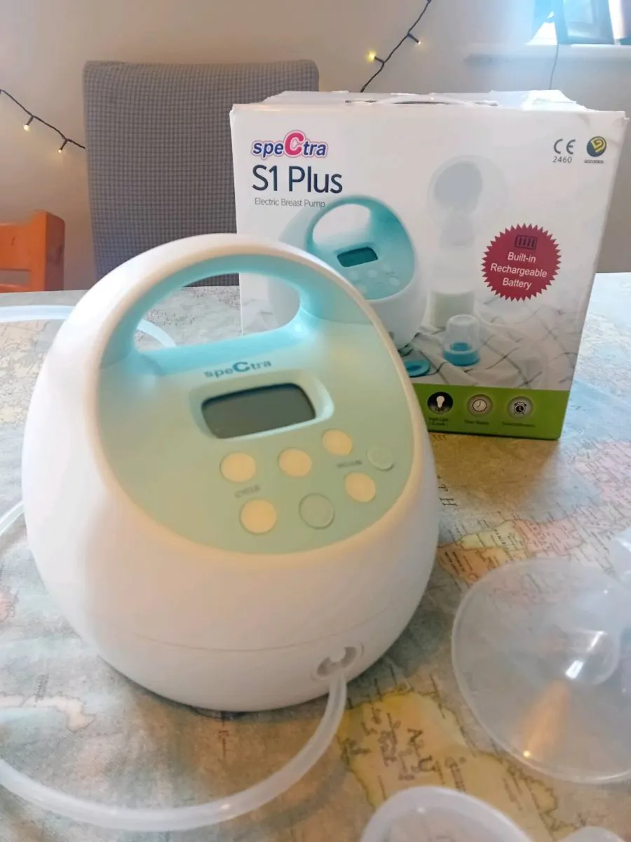 Breast pump and accessories - Image 1