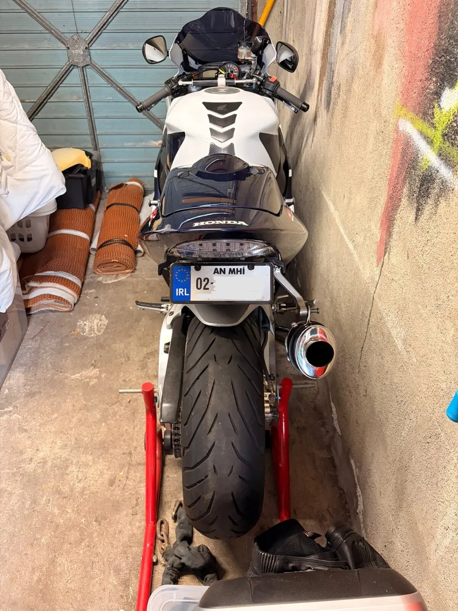 Honda CBR 954 Fireblade - Image 3