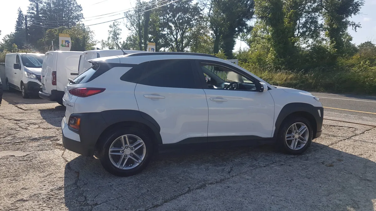 Hyundai KONA 192 AS NEW VAT INVOICE - Image 4