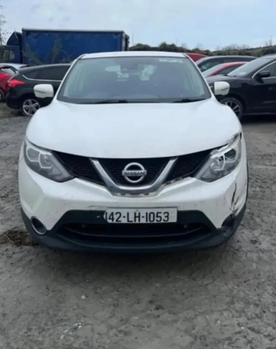 2014 Nissan Qashqai 1.5 Diesel Drive away - Image 1