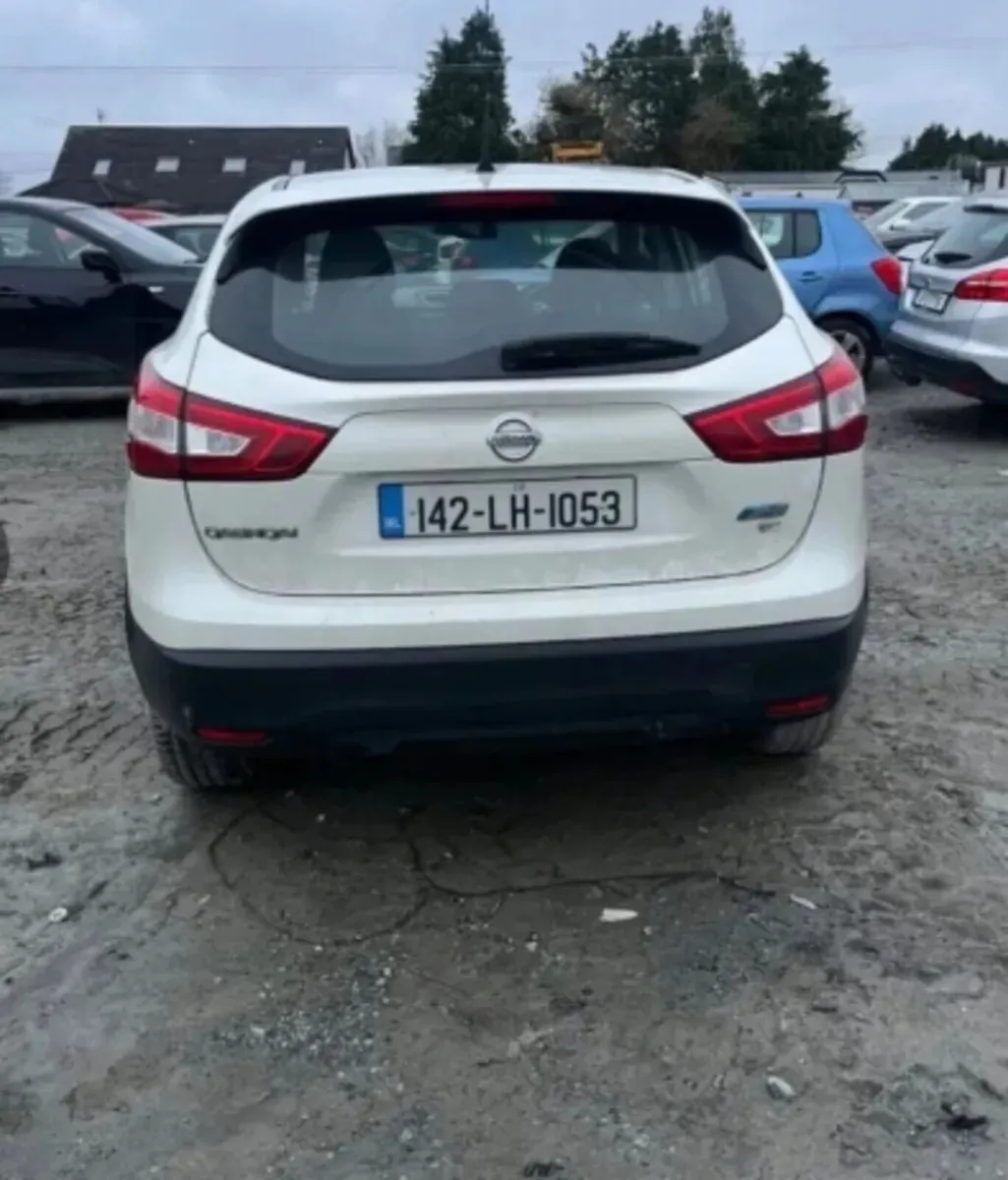 2014 Nissan Qashqai 1.5 Diesel Drive away - Image 3