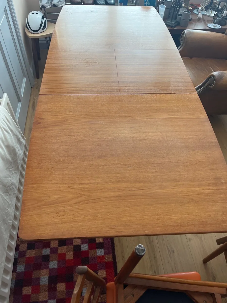Dinning mid century table and chairs - Image 1