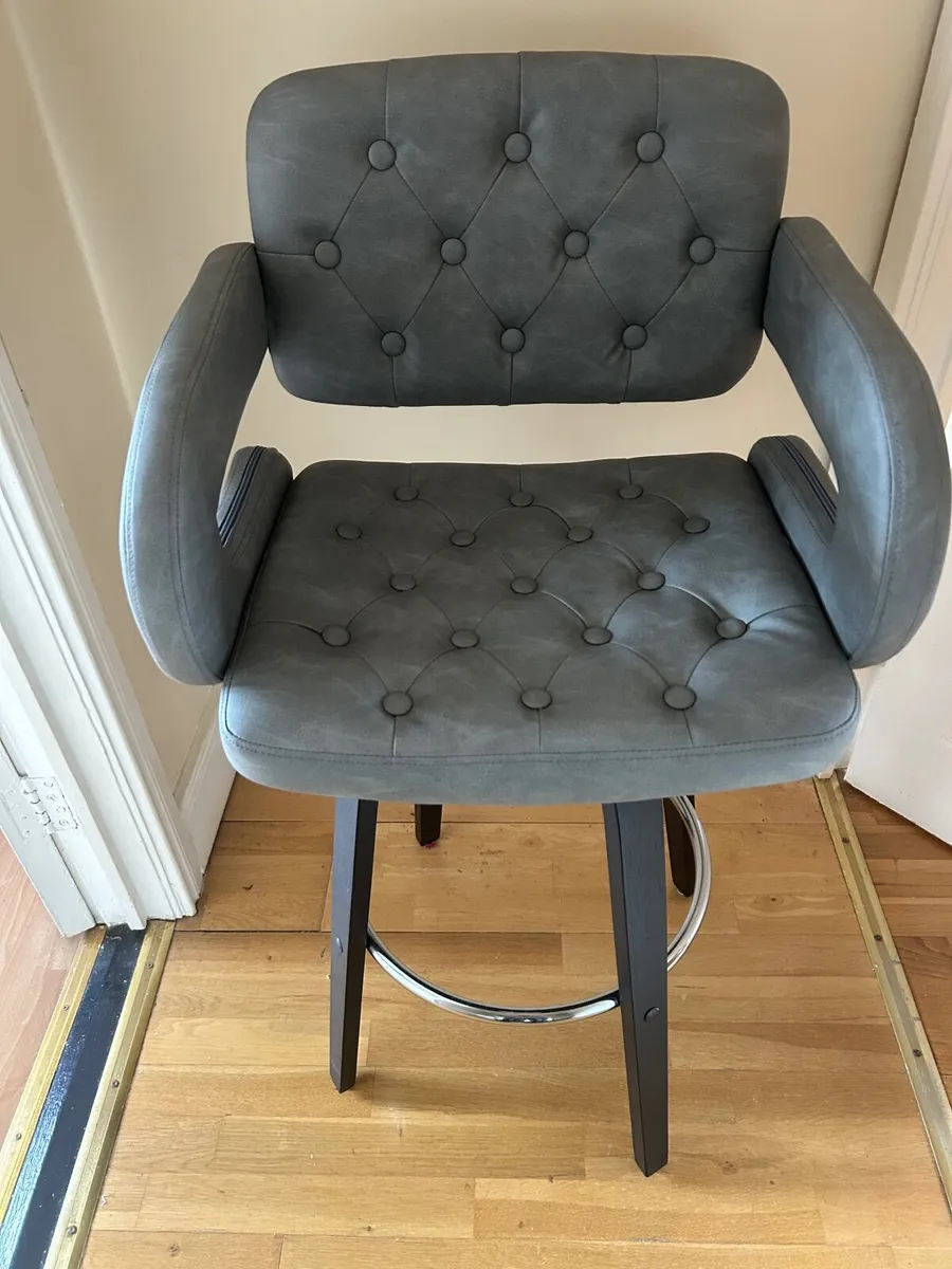 Swivel bar stools - Image 4