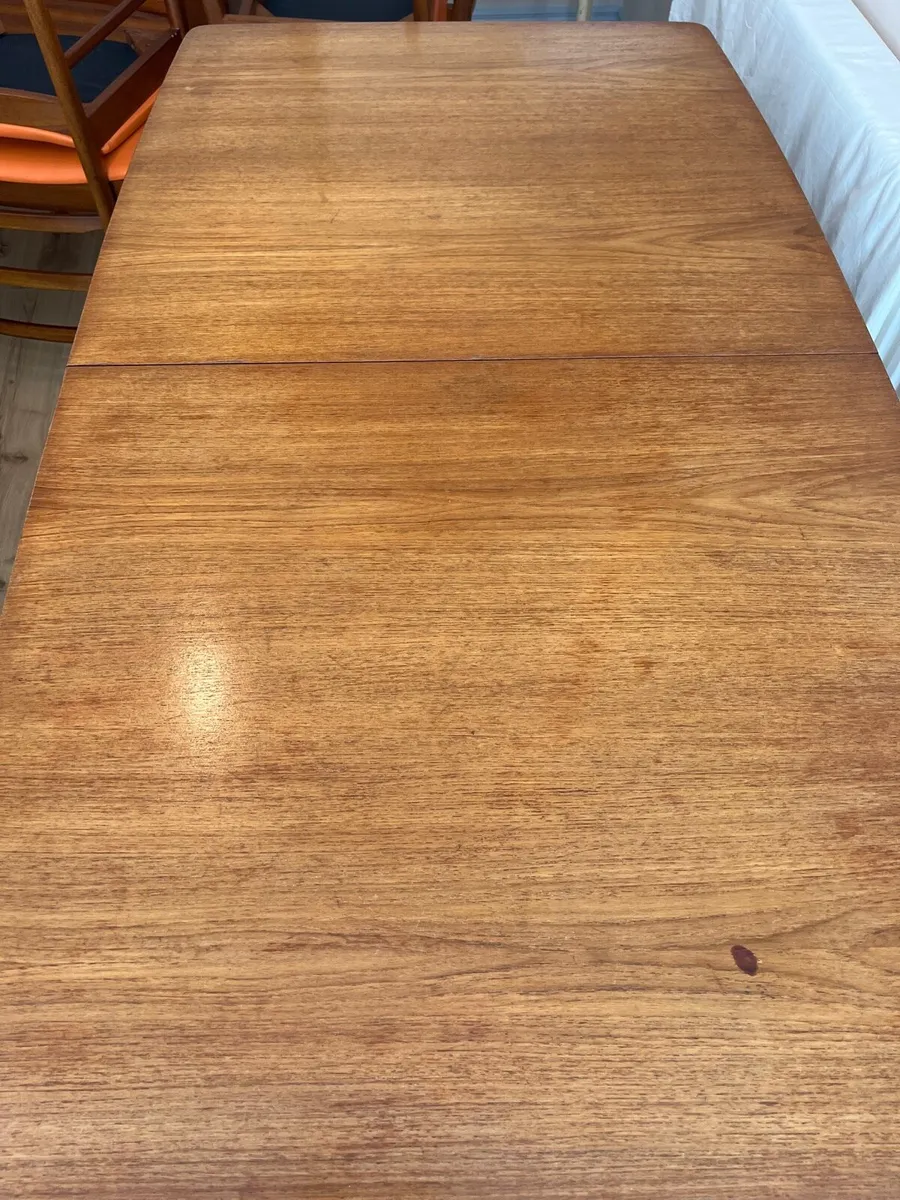 Dinning mid century table and chairs - Image 4