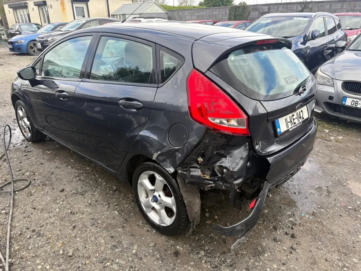 2011 Ford Fiesta 1.25 Petrol driving - Image 3