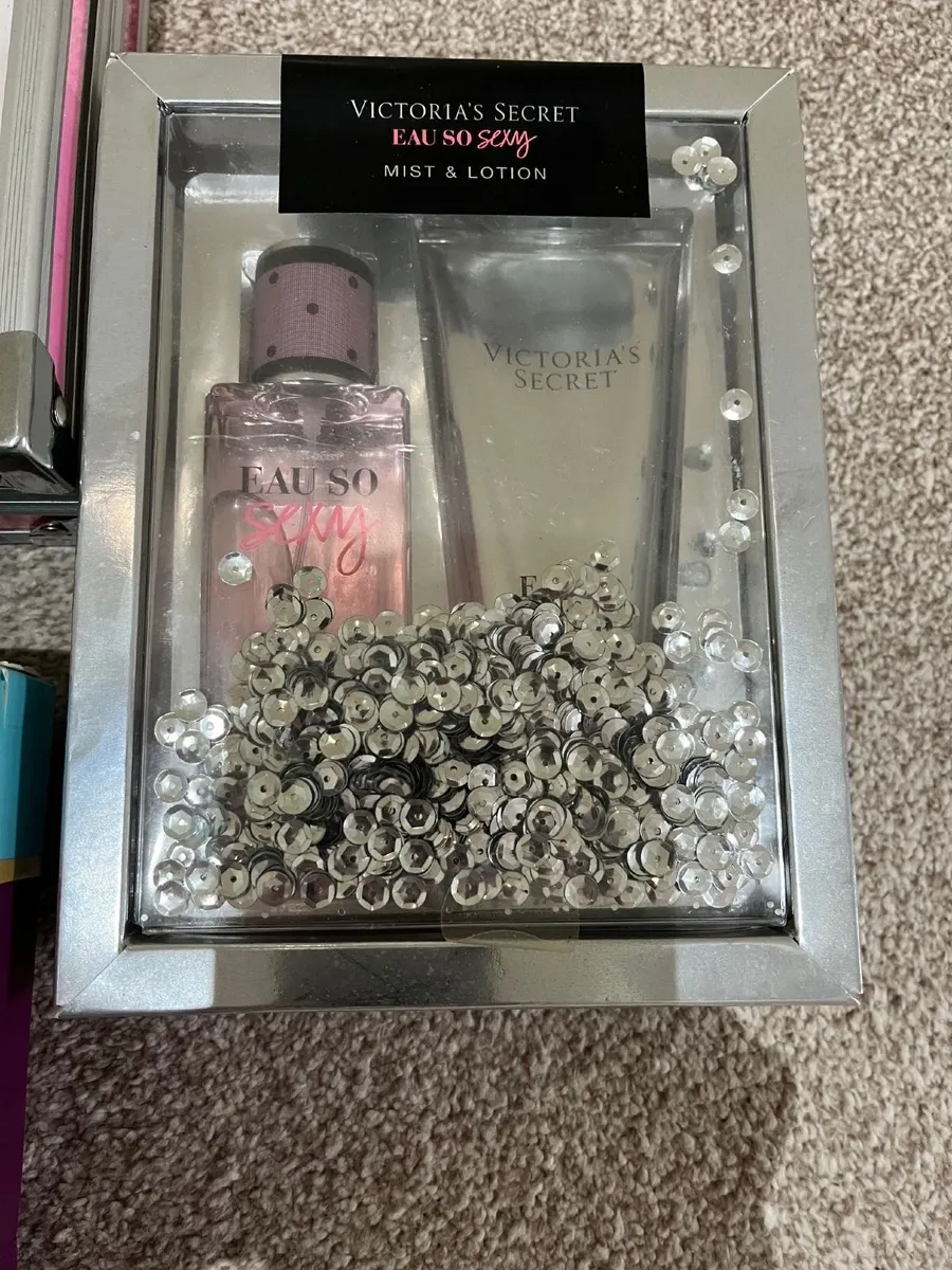 Five sets of bath, body and spray gift sets - Image 3