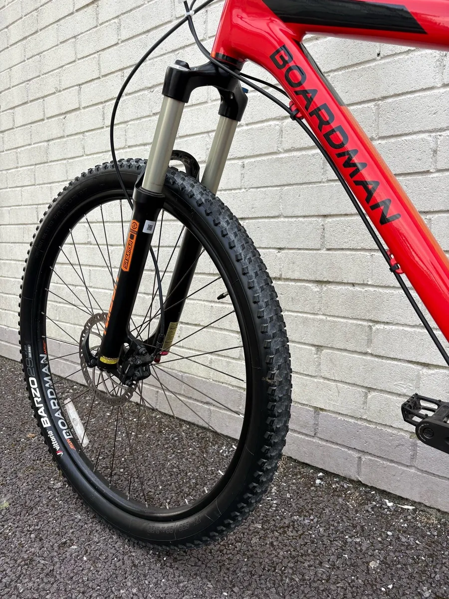 Boardman Mountain Bike (MHT 8.6) **LIKE NEW** - Image 4