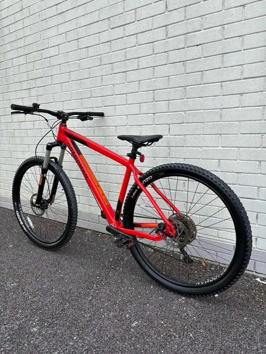 Boardman Mountain Bike (MHT 8.6) **LIKE NEW** - Image 3