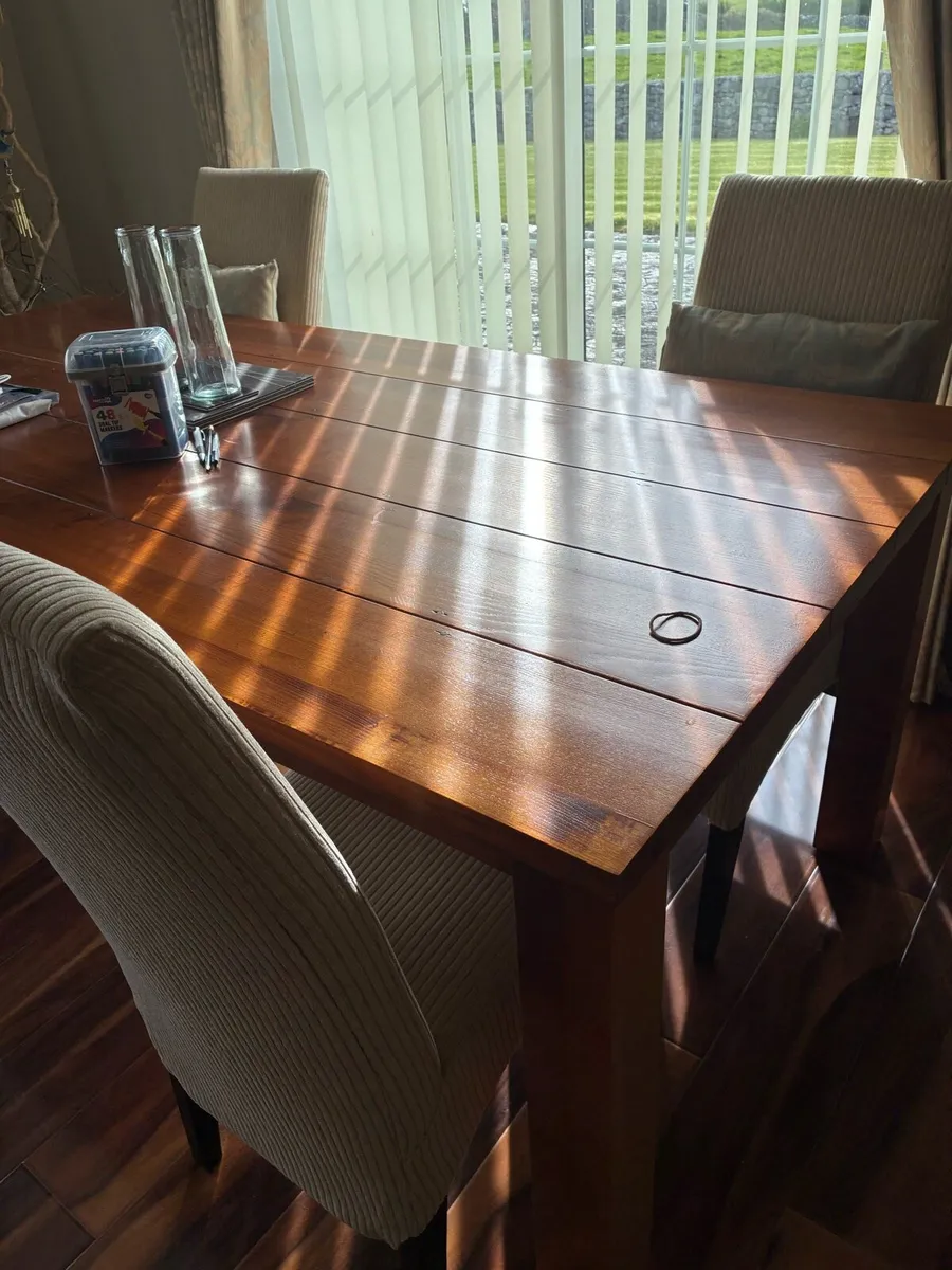 Dining table and chairs - Image 1