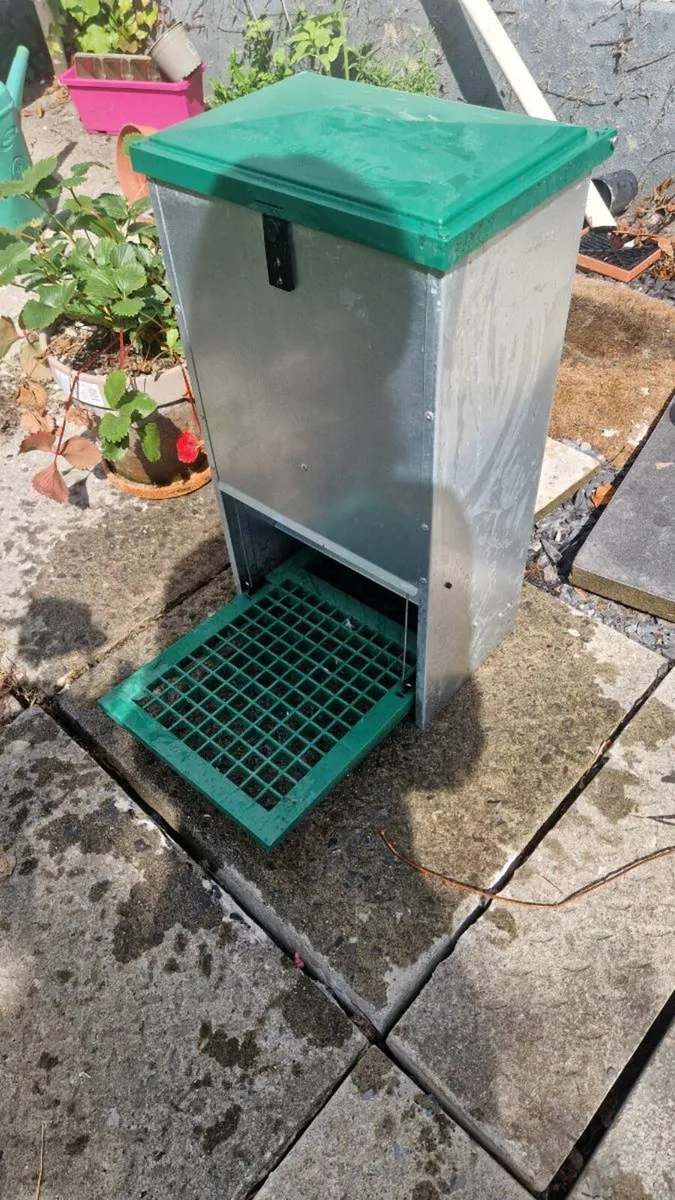 Tredle feeder - Image 1