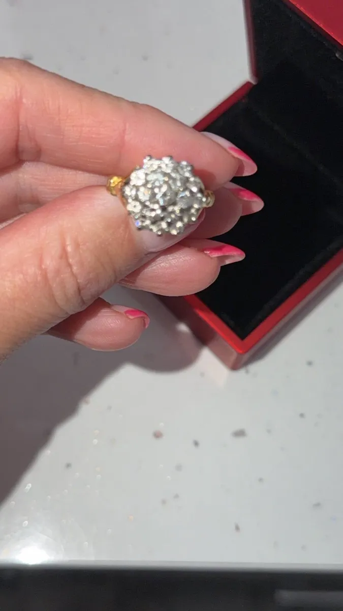 Gold engagement ring - Image 2