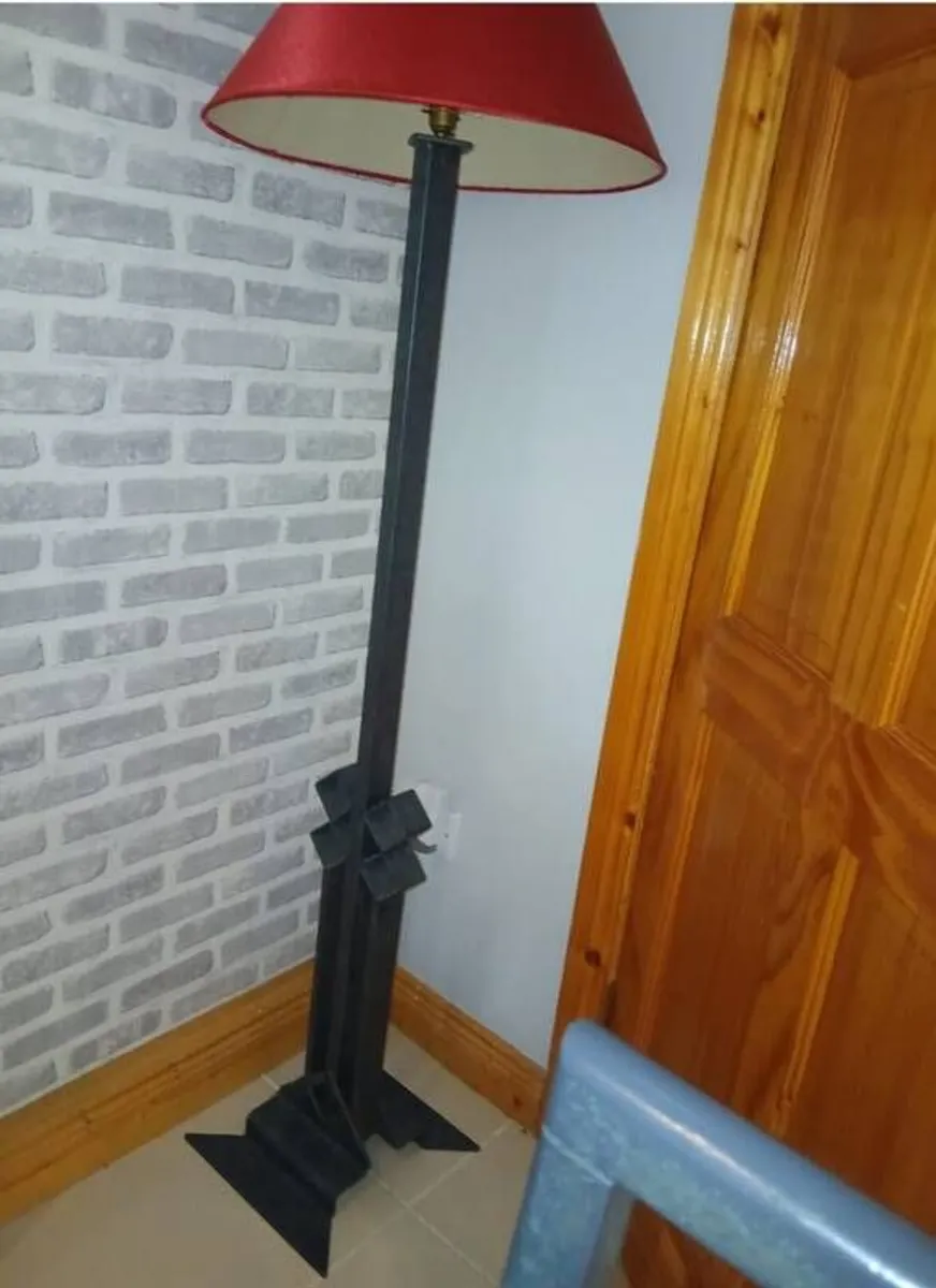 Table, 6 chairs, 2 candle sticks, floor lamp & shelving unit - Image 3