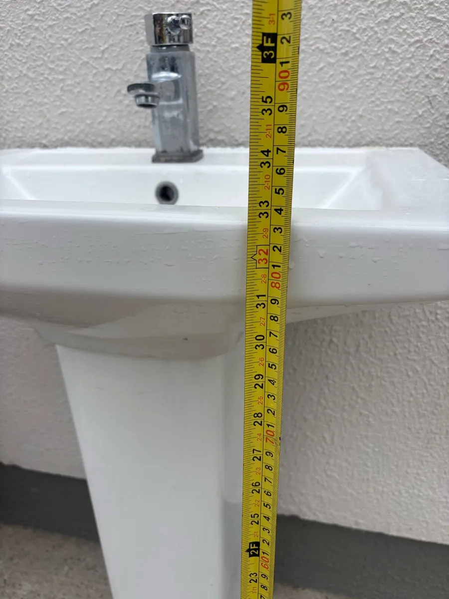 toilet and handbasin - Image 4