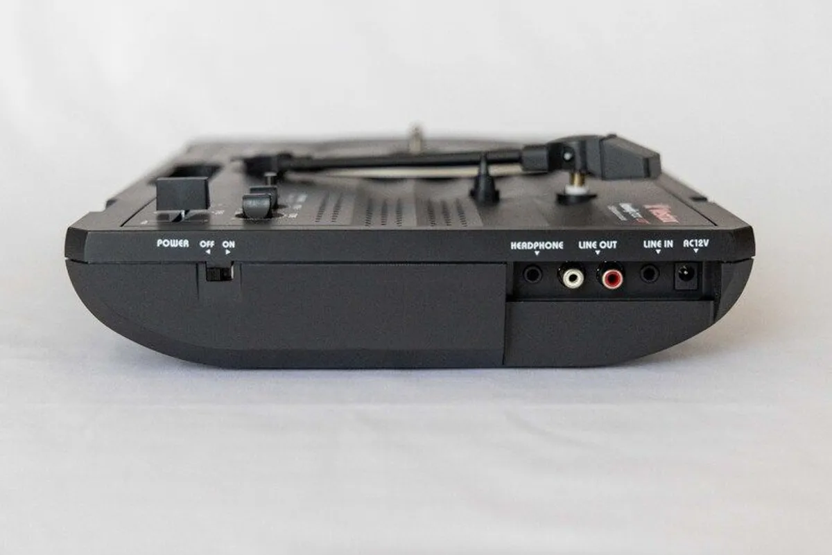 Vestax Handy Trax USB Portable Turntable (Black) - Image 4