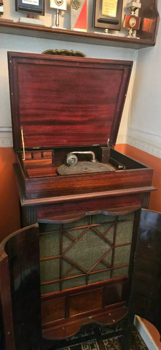 Cabinet old gramophone - Image 2