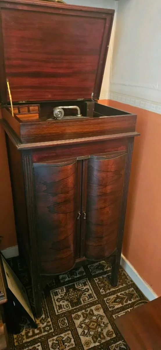 Cabinet old gramophone - Image 3
