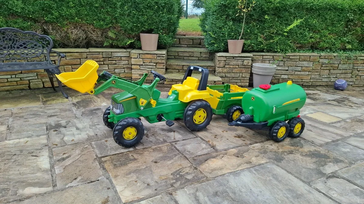 John Deere Tractor, Tanker & Trailer - Image 4