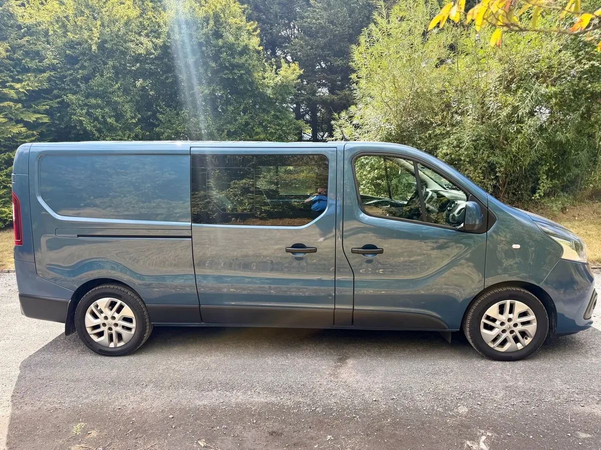 2017 Renault Trafic Sport Crew Cab - Image 3