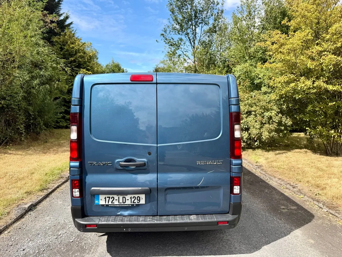 2017 Renault Trafic Sport Crew Cab - Image 4