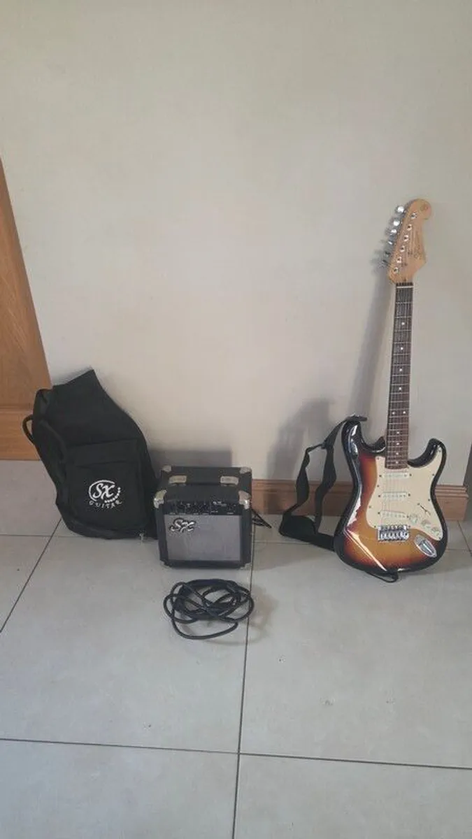 Electric Guitar 3/4 size - Image 1