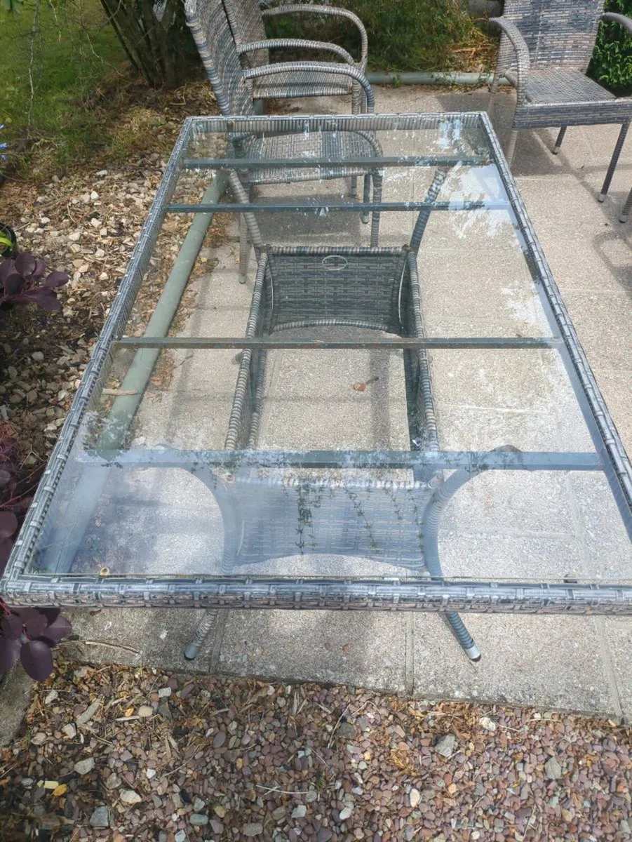 Rattan Table & 6 Chairs - Image 2