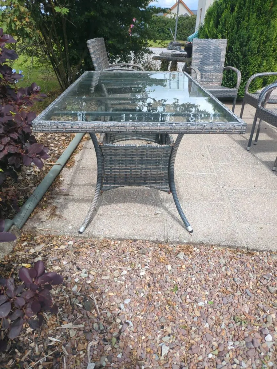 Rattan Table & 6 Chairs - Image 3