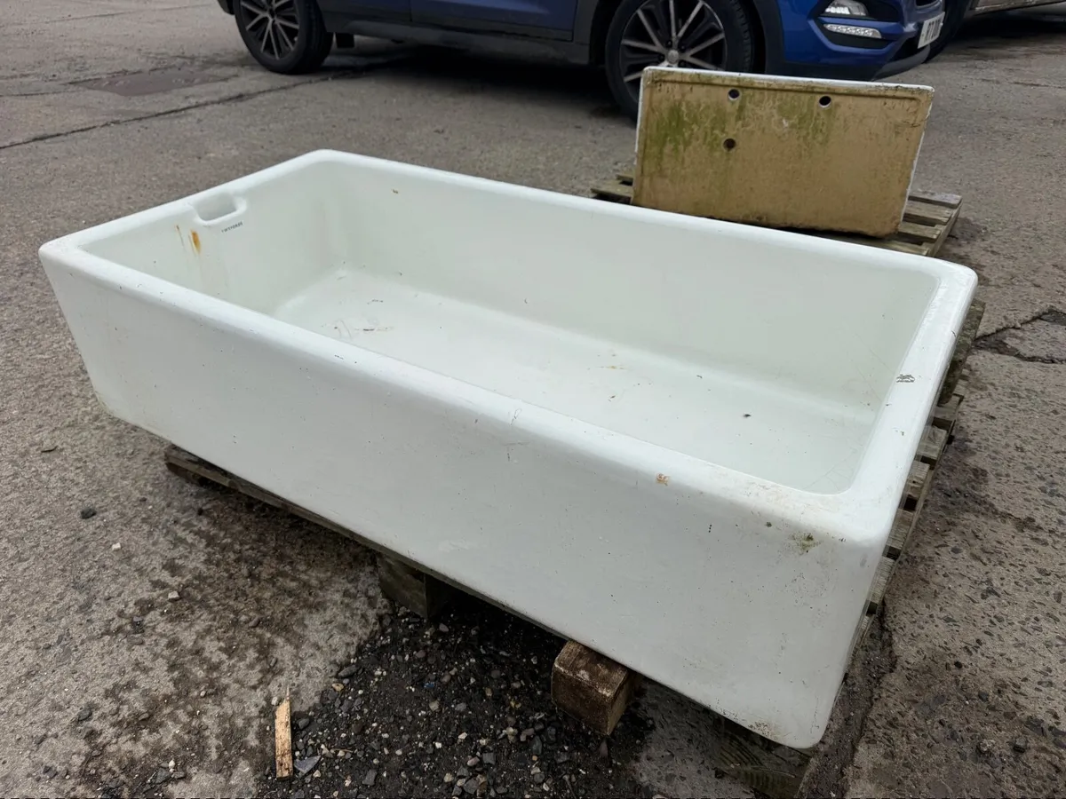 Extra large Butler Sink. - Image 1
