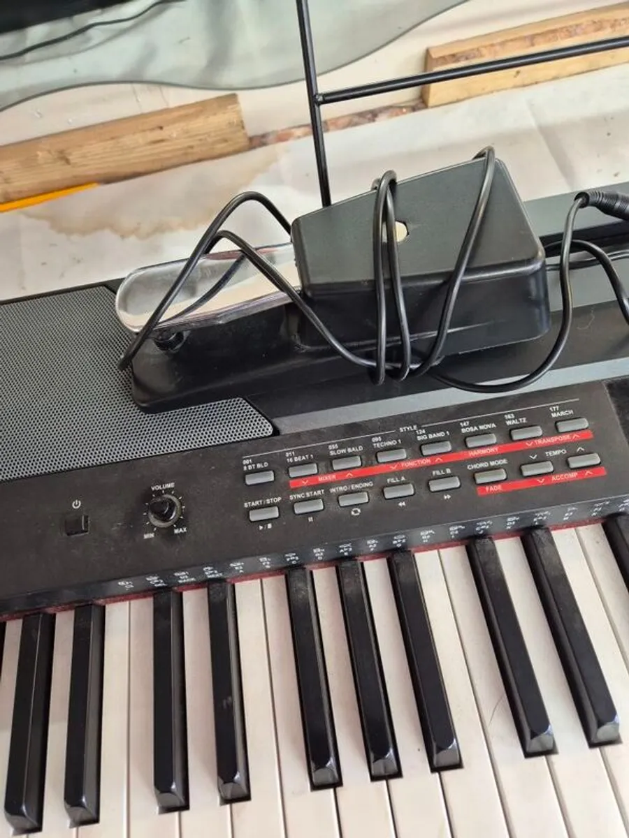 Piano Keyboard - Image 4