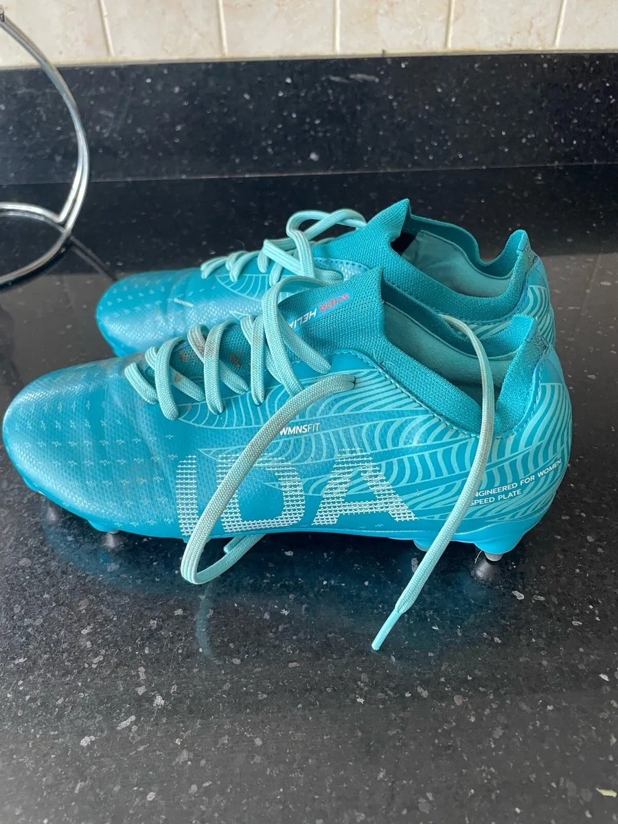 Football boots - Image 1