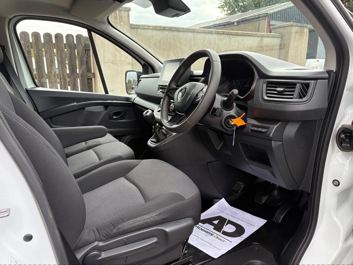 Renault Trafic 2023 - Image 3