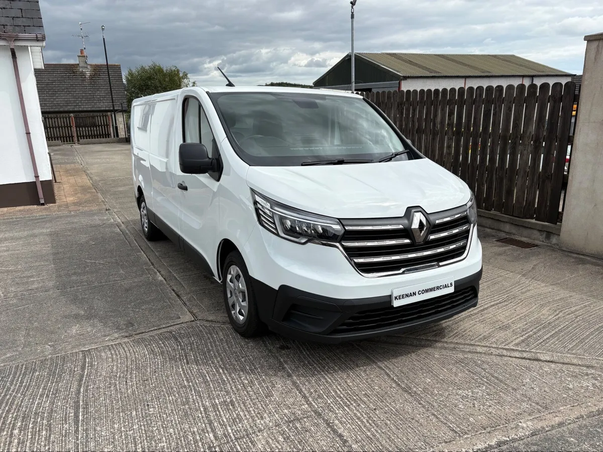 Renault Trafic 2023 - Image 2