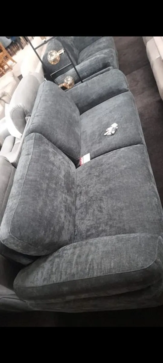 Couch (less than 12 months old) - Image 1