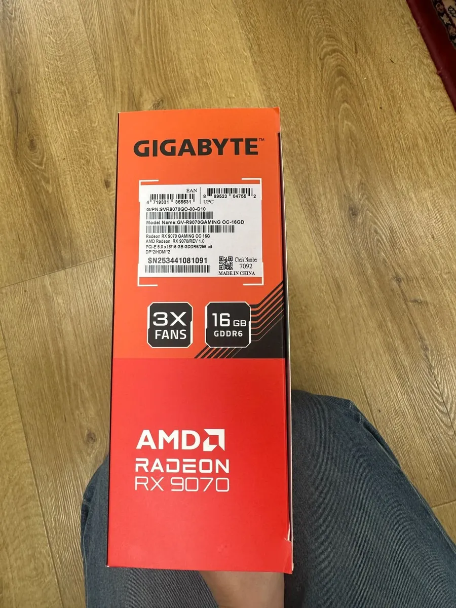 Gigabyte Radeon RX 9070 Gaming OC 16GB Graphics Ca - Image 4