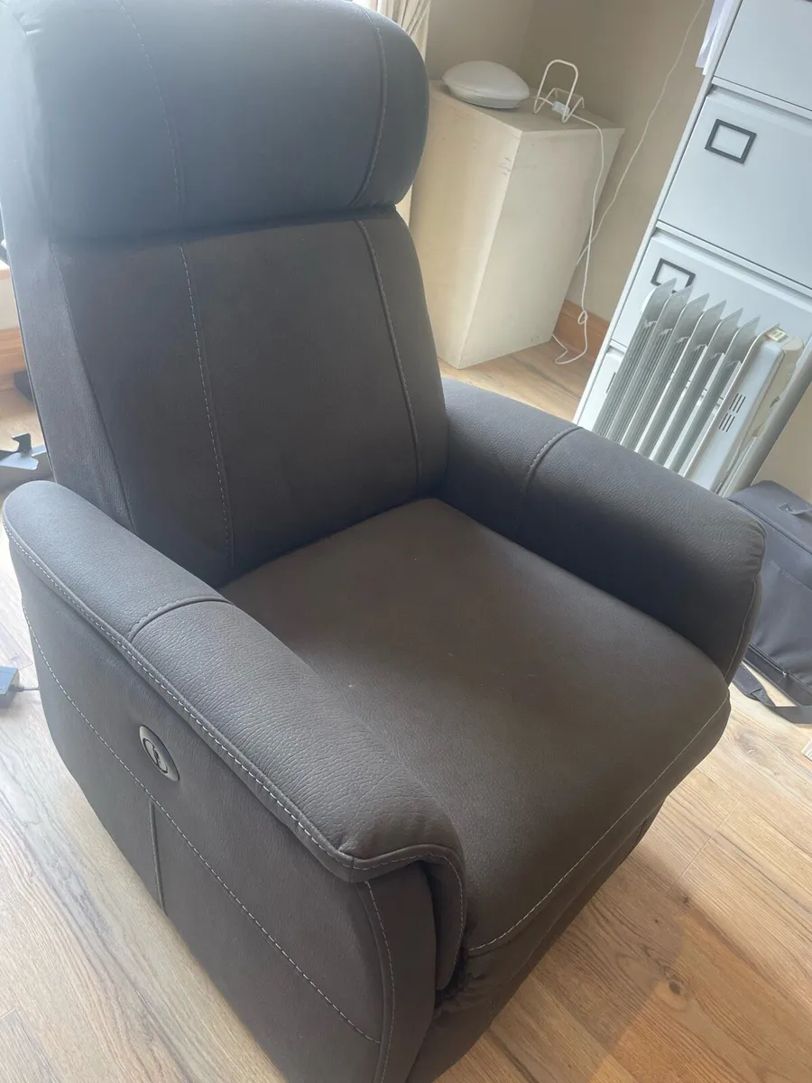 Electronic Recliner Chair - Image 3