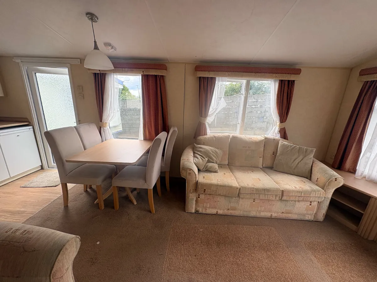 🏡 Fantastic Willerby Salisbury 📏 38ft x 12ft | 2 - Image 2