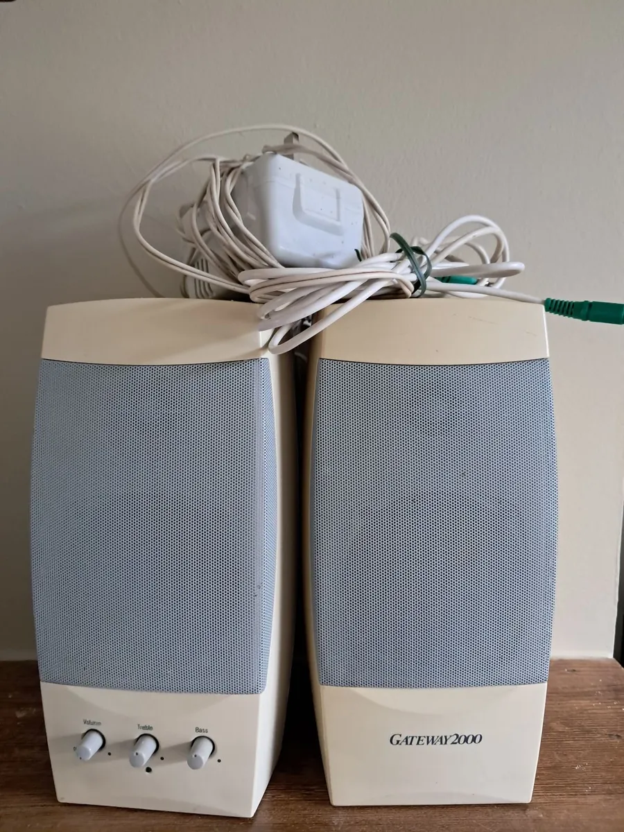 FREE - Desktop speakers