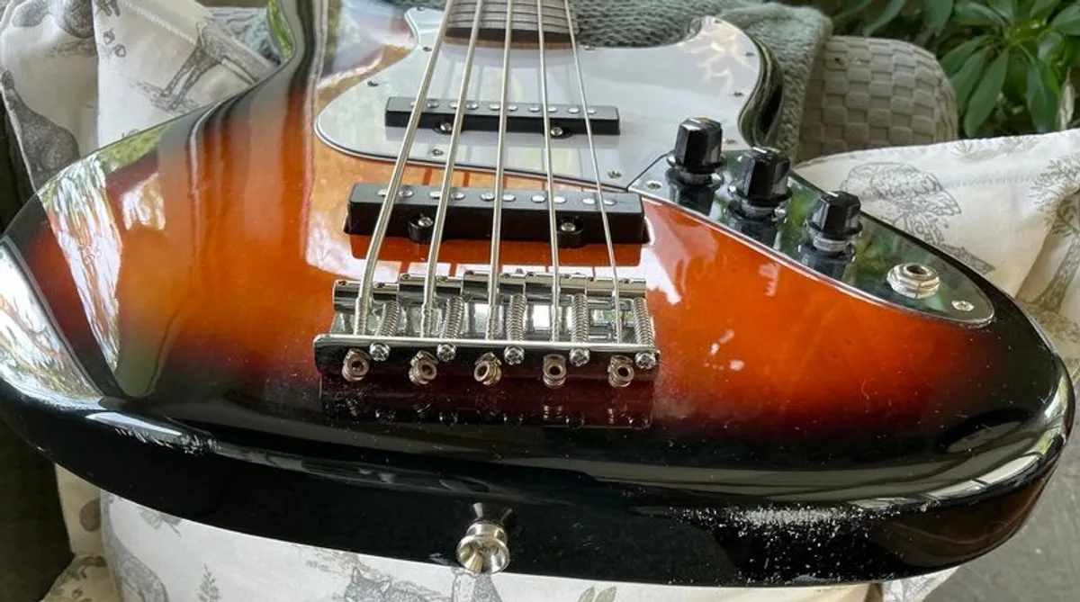 Squire Affinity JB V BSB Electric Bass Guitar - Image 2