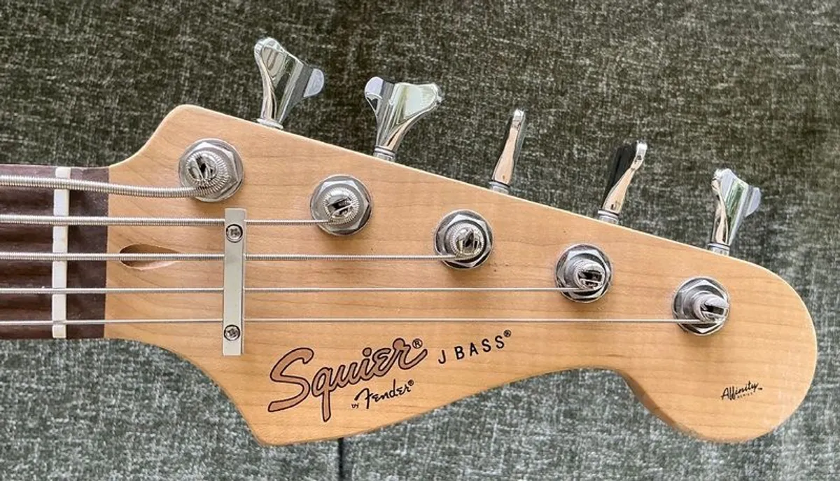 Squire Affinity JB V BSB Electric Bass Guitar - Image 4