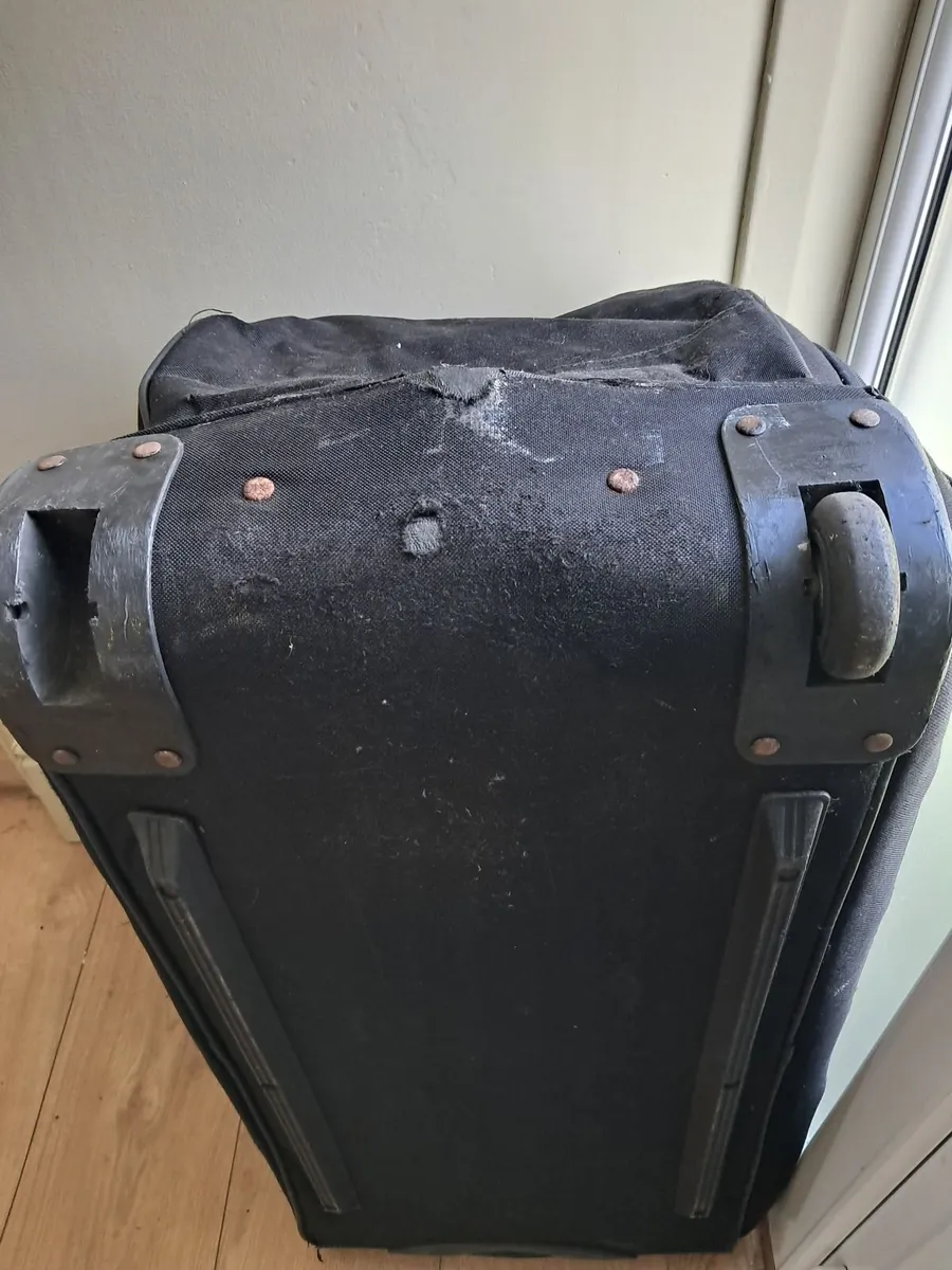 FREE- Large gear bag for storage - Image 3