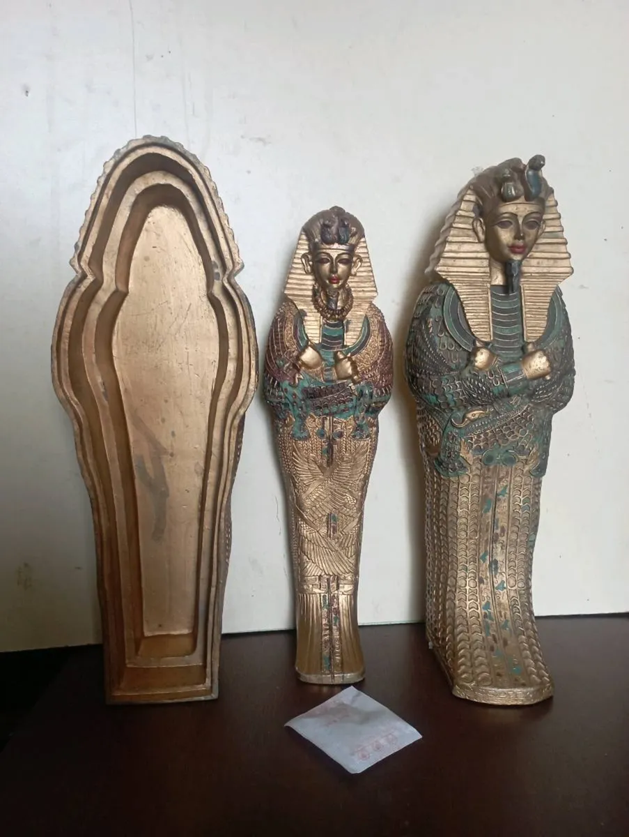 EGYPTIAN MEMORABILLA - Image 1