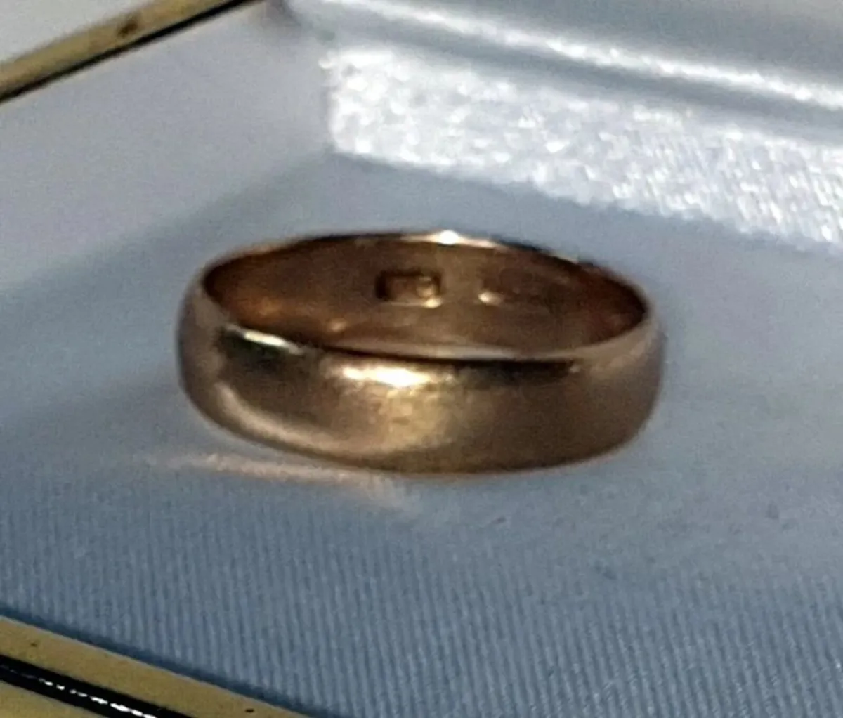 Vintage 18ct Gold Wedding Band / Ring - Image 2