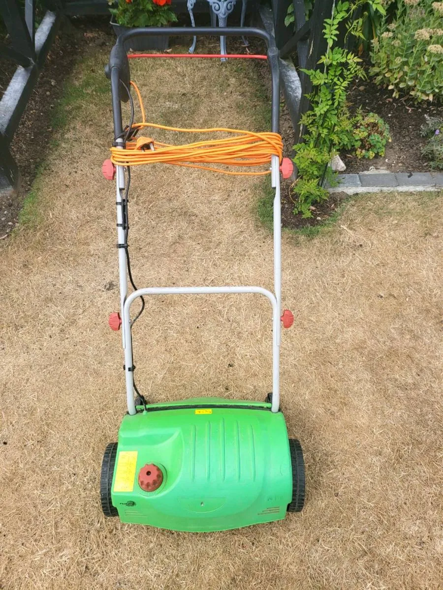 Push lawnmower and scarifier - Image 3