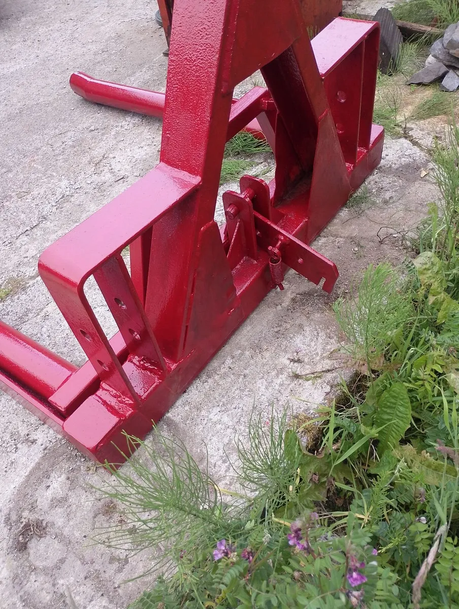 Bale lifter handler carrier - Image 3